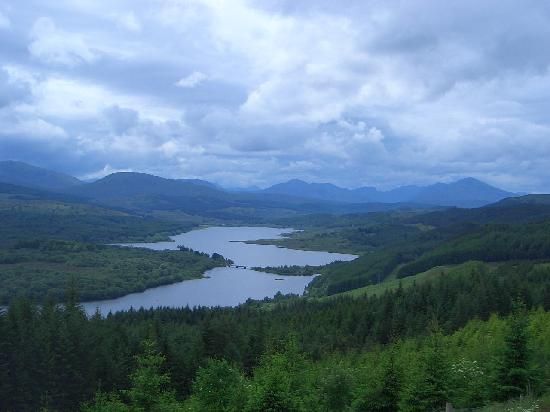 lake in the shape of scotland .