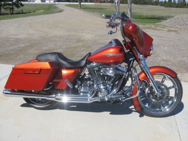 My hubbys new bike...2011 Street Glide!